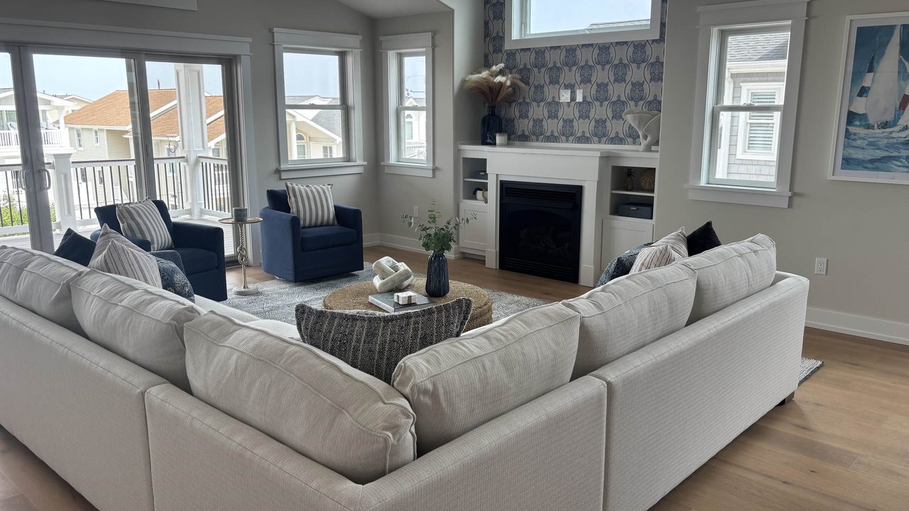 Great room at 138 76th Street East, Sea Isle City