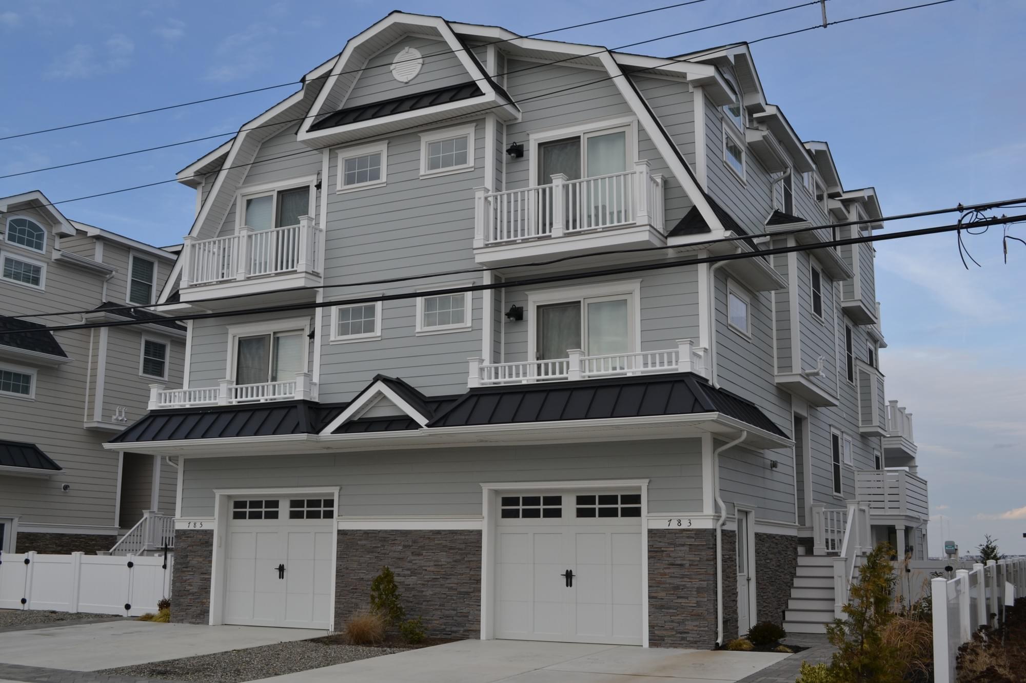 Modern new construction — Sunrise Drive, Avalon